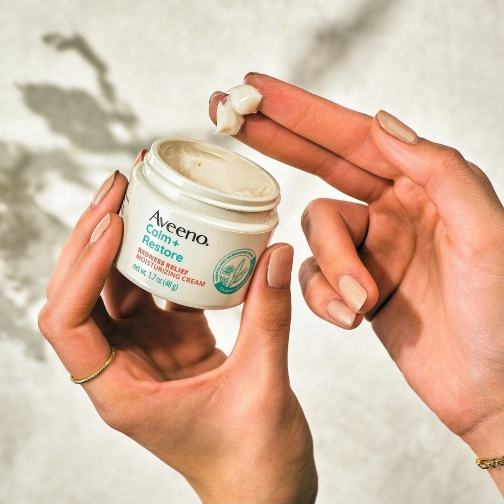 Aveeno Calm + Restore Redness Relief Moisturizing Cream